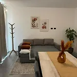 Διαμέρισμα Moderno E Confortevole Appartamento, Wi-fi E Parcheggio Gratuito