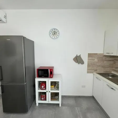 Moderno E Confortevole Appartamento, Wi-fi E Parcheggio Gratuito アパート