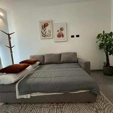 Apartment Moderno E Confortevole Appartamento, Wi-fi E Parcheggio Gratuito *